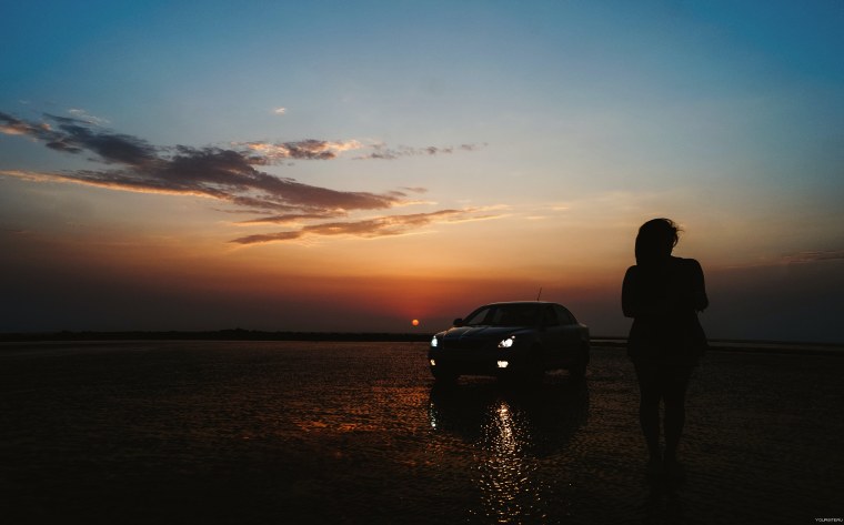 Японские машины на закате