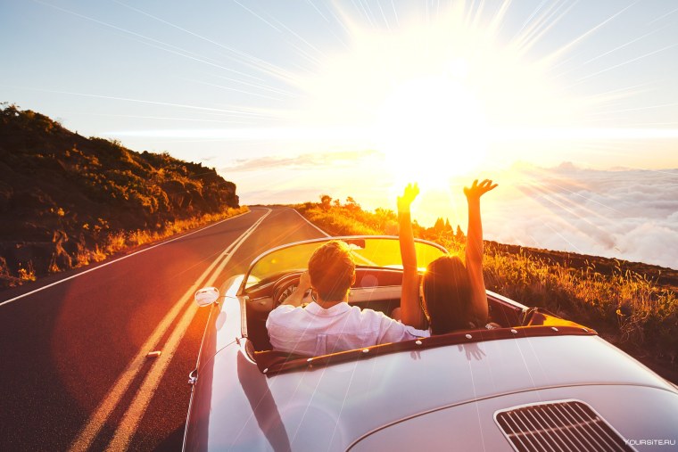 Машина закат море