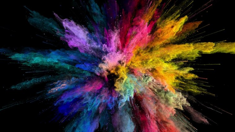 Яркие краски на черном фоне