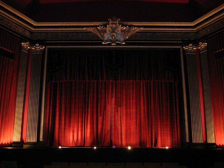 Занавес Александринского театра