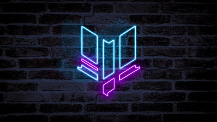 Фиолетовая кирпичная стена