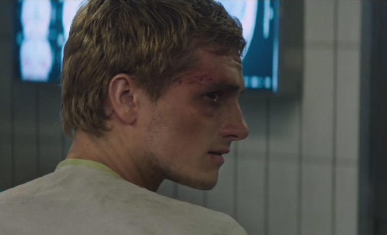 Джош Хатчерсон блондин