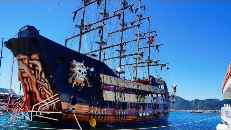 Пиратская яхта Барбосса Турция