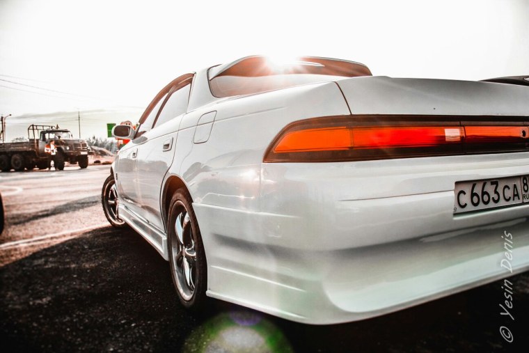 Тойота Марк 2 90 сзади