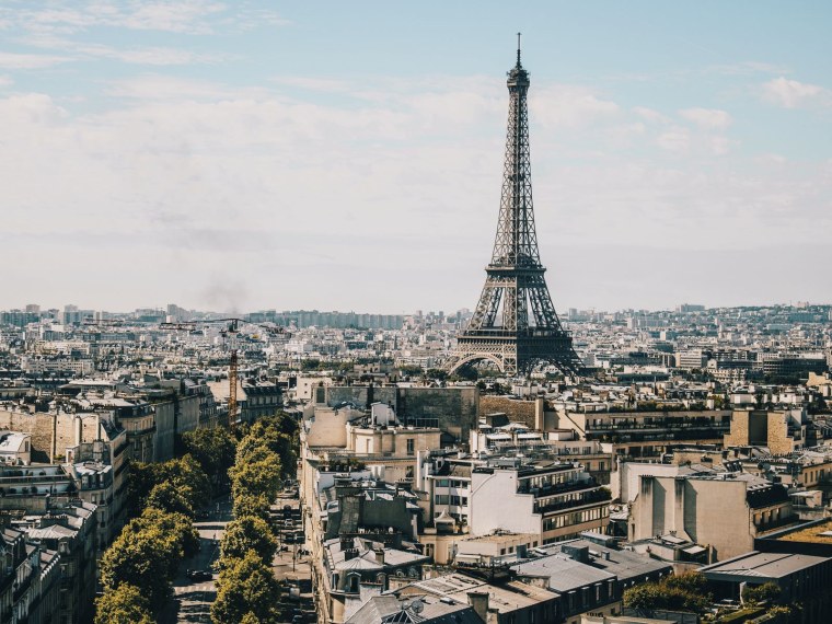 Эйфелева башня в Париже