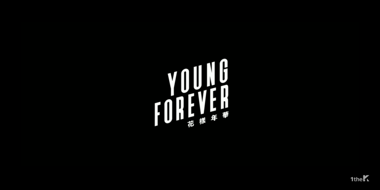 Тёмный фон с надписями