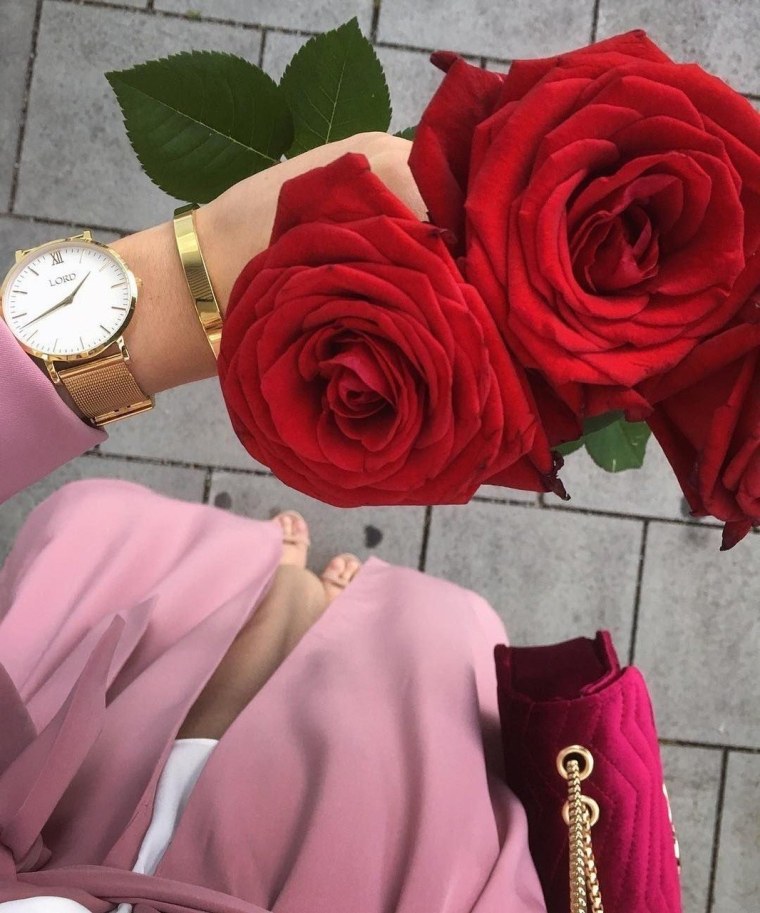 Мусульманка с розами