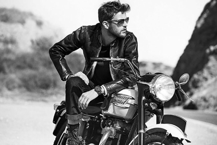 Парень на мотоцикле