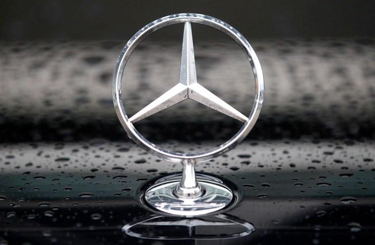 Mercedes Benz капот знак