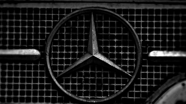 Mercedes Benz logo