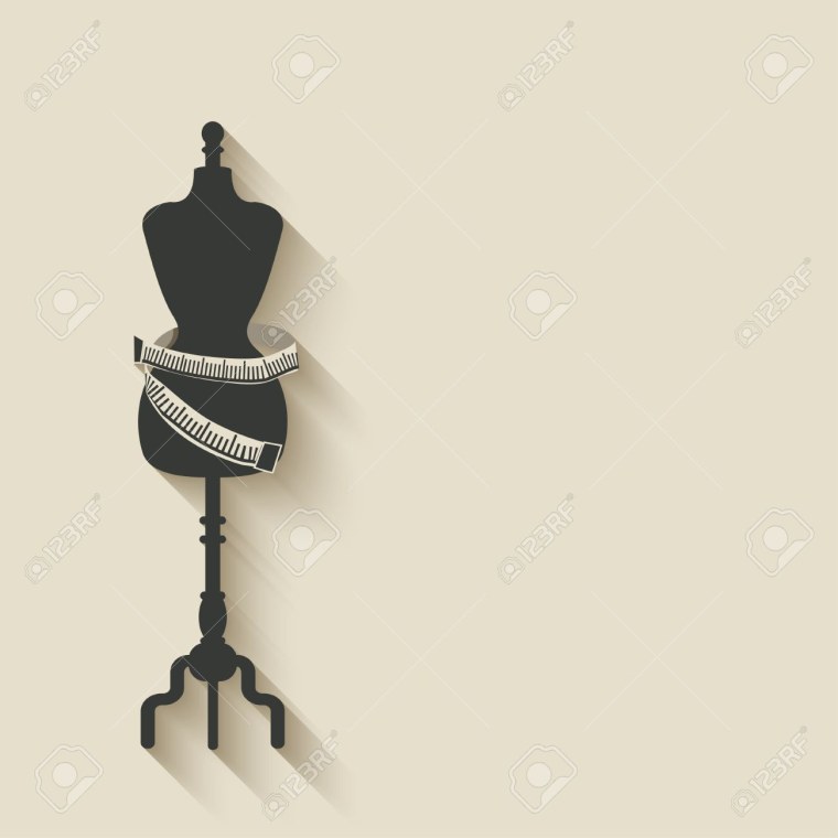 Манекены в витрине