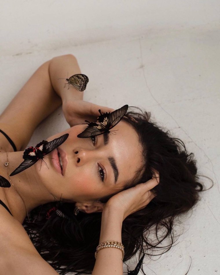 Ариэль обои на телефон