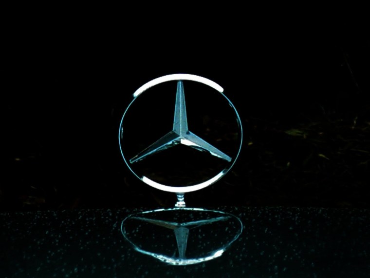 Mercedes Benz logo