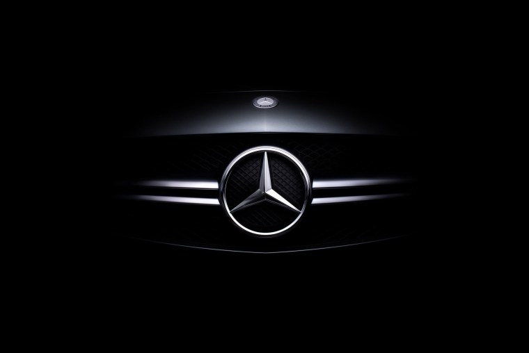 Mercedes Benz logo 4k