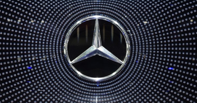Mercedes Benz logo 2022