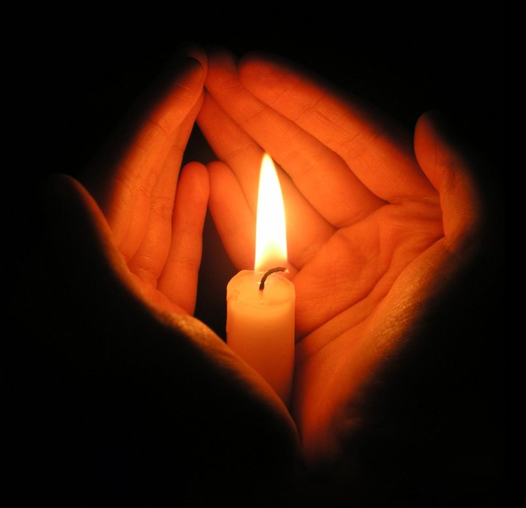 Свеча скорбим