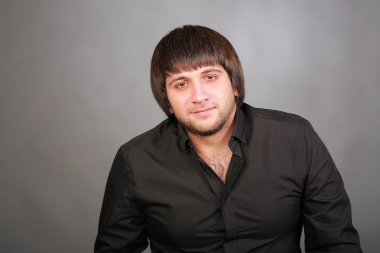 Певец Ислам Итляшев