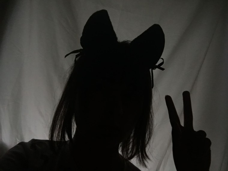 Девушка в ушках