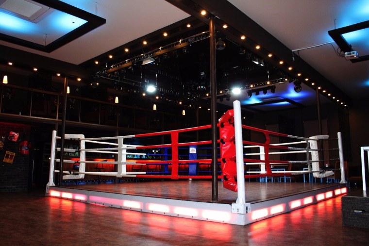 Бойцовский ринг