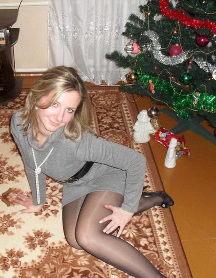 Женщины в колготках домашнее