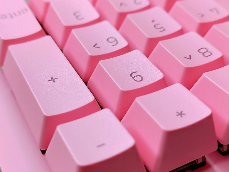 Розовая клавиатура