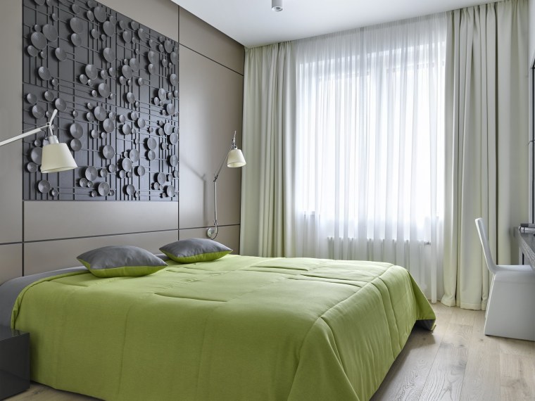 Серо-зеленый интерьер спальни
