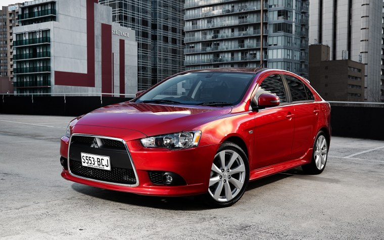 Митсубиши Лансер 10 красный