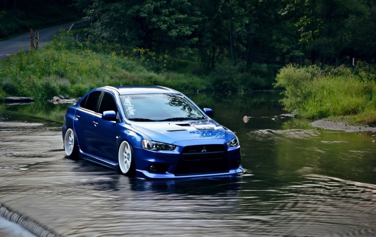 Mitsubishi Lancer Evolution 2015 Blue