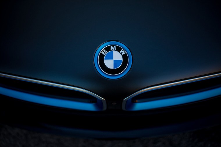 BMW i8 logo