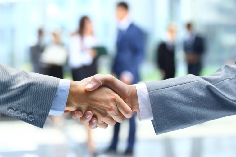 Сотрудничесвона белом фоне