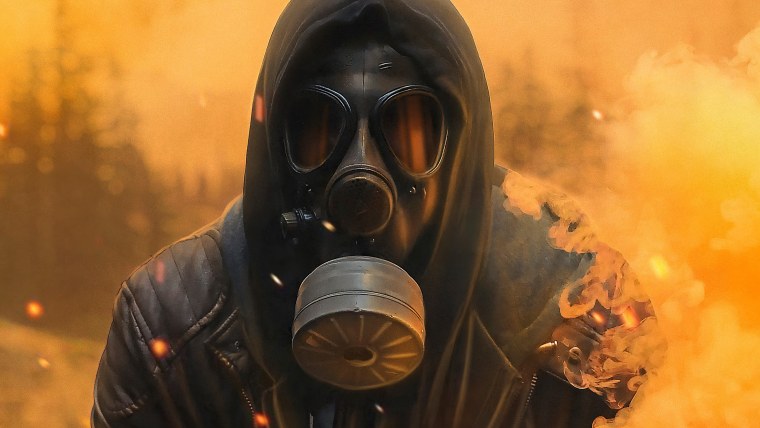 Сталкер в противогазе ГП 5