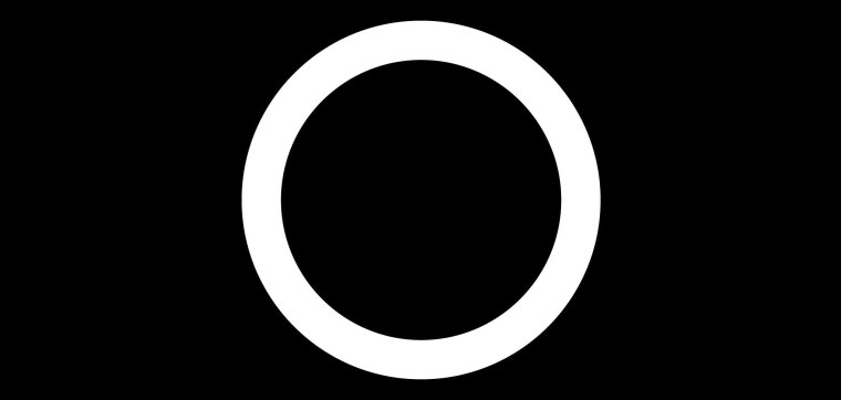 Черный круг на прозрачном фоне