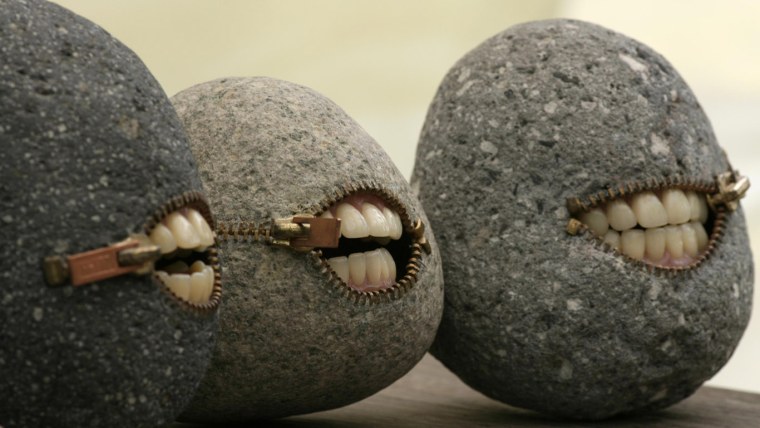 Камень с улыбкой