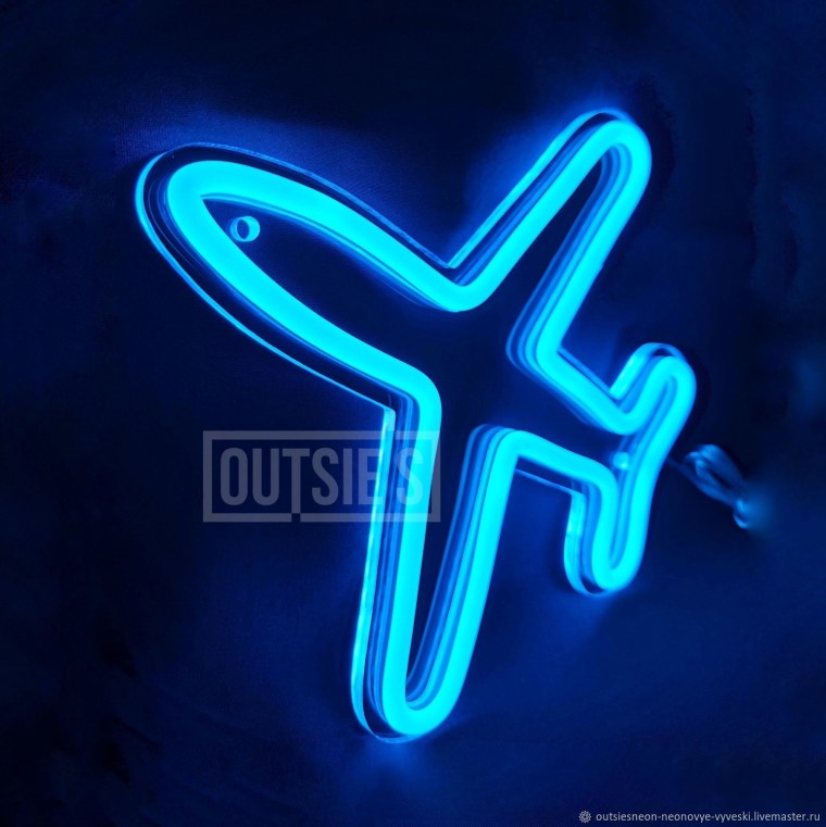Неоновая вывеска самолет
