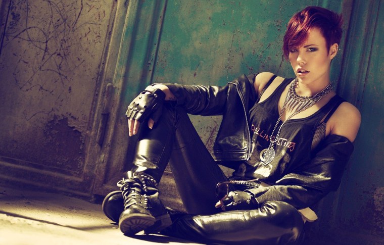 Девушка в косухе