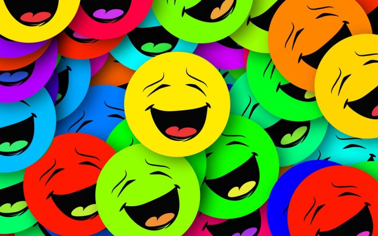 Смайлики много