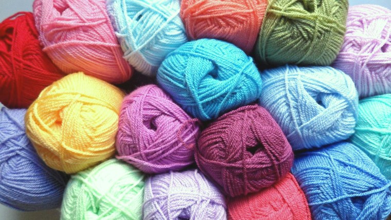 Клубки ниток для вязания