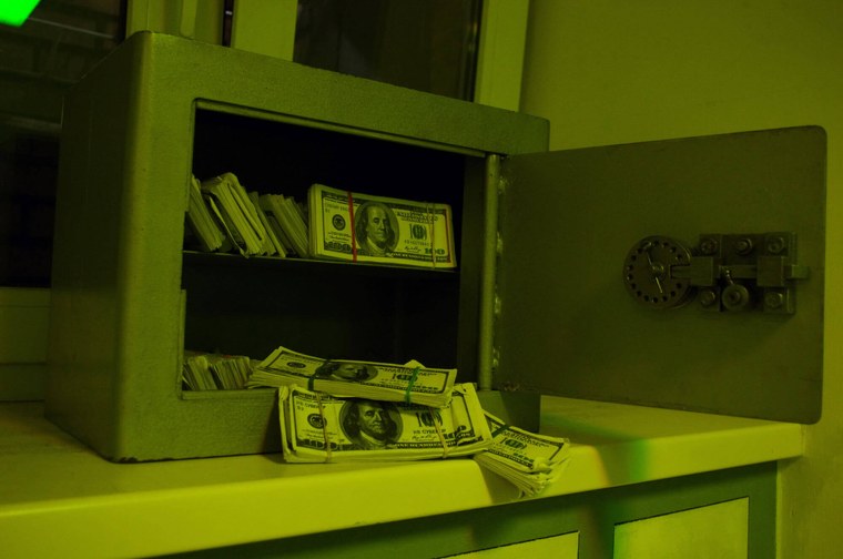 Ограбление банка деньги