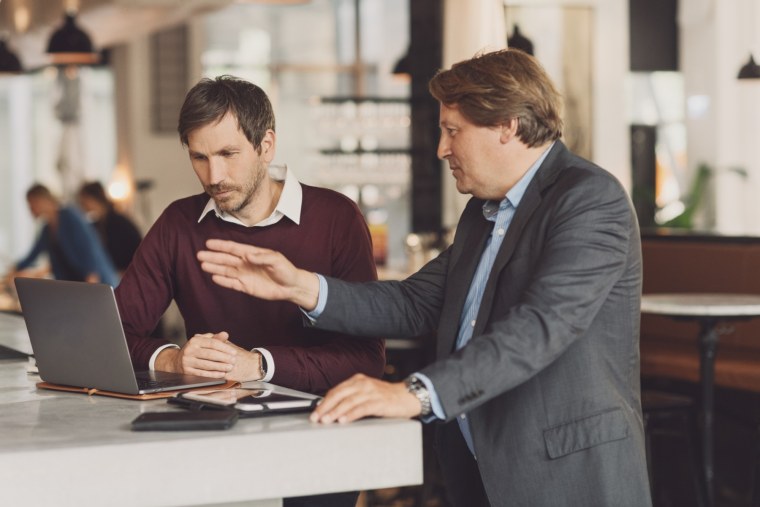 Здание банка фон