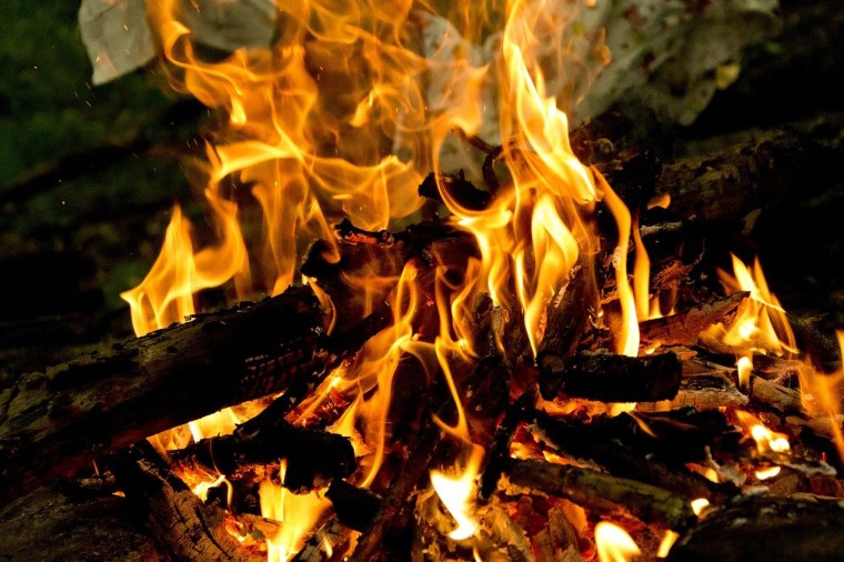 Огонь костер