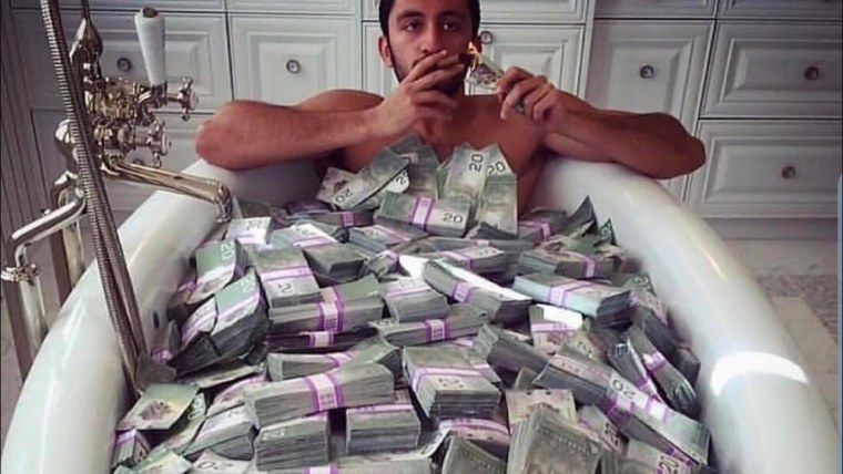 Деньги доллары