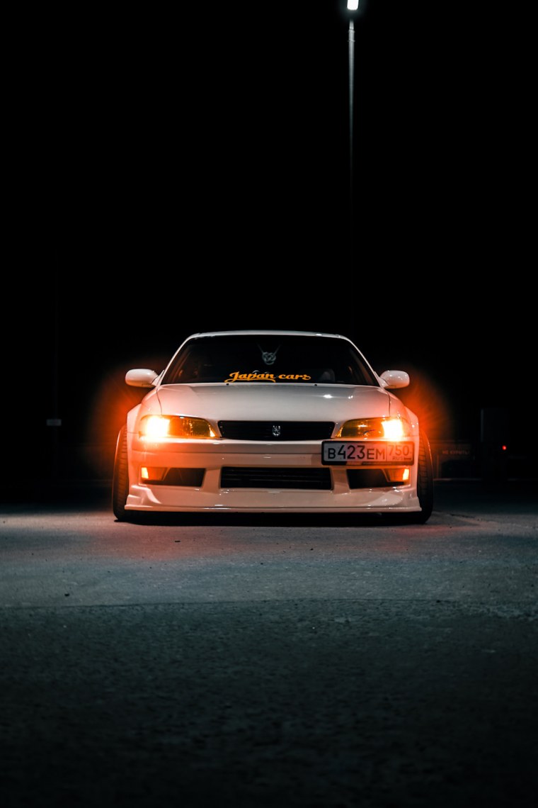 Тойота Марк 2 90 ночью