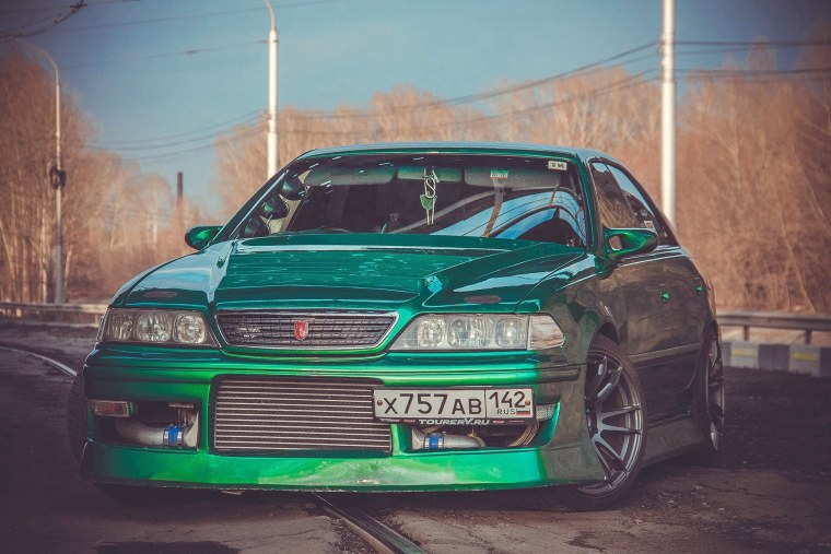 Тойота Марк 2 100 зеленый