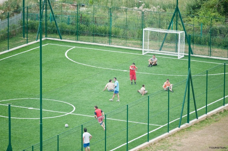 Нова Арена футбольное поле