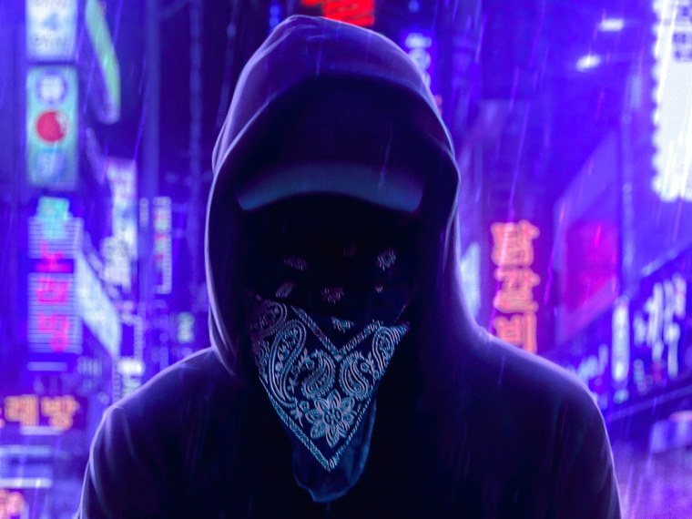 Человек в маске