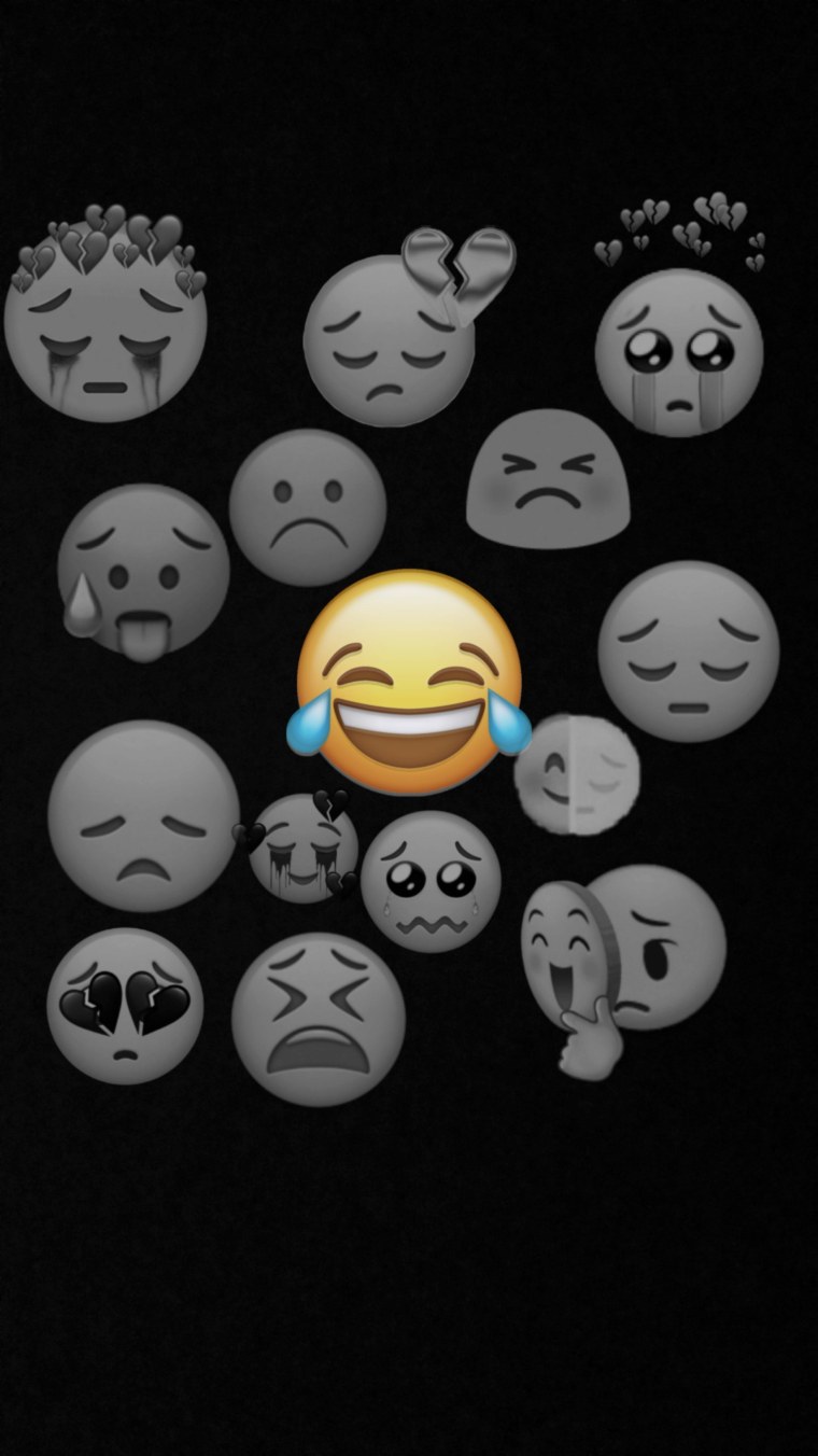 Чёрный фон со множество смайликов