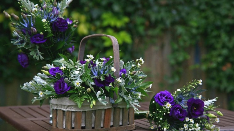 Летняя композиция из цветов