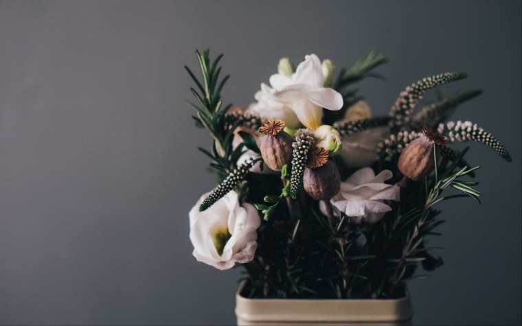 Минимализм в цветочных композициях