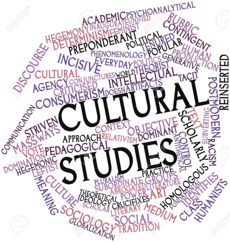 Девушка в библиотеке