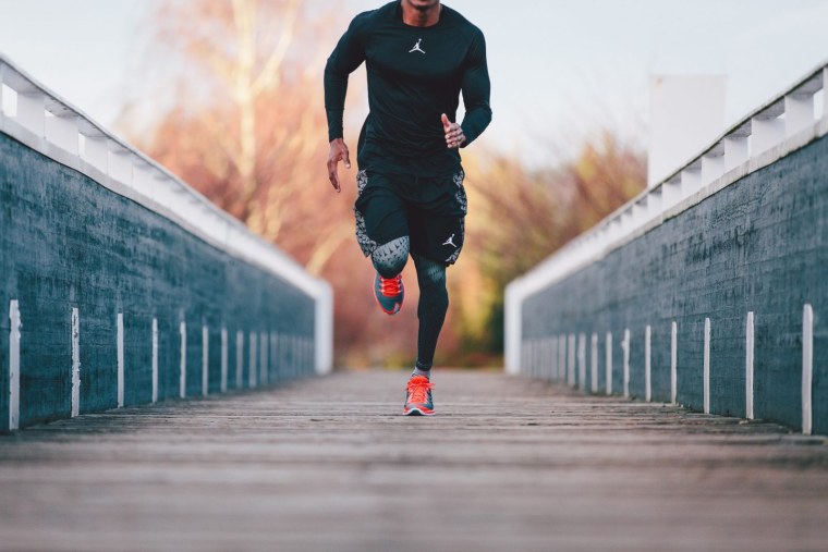 Бизнесмен за столом